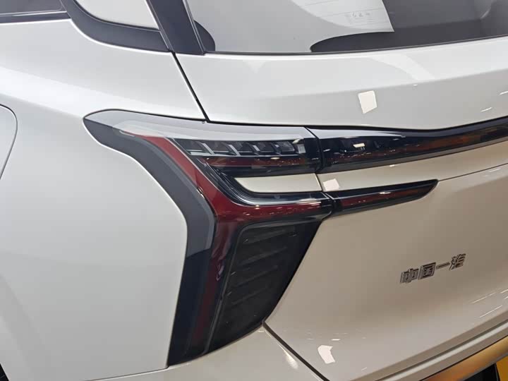 Hongqi HS3 PHEV 2024 115km — фото 7
