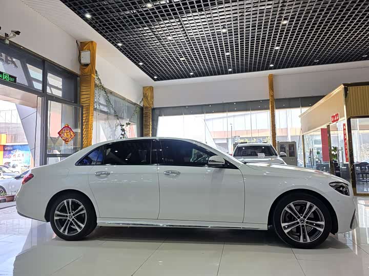 Mercedes-Benz E-Class E 260 L спорт — фото 4
