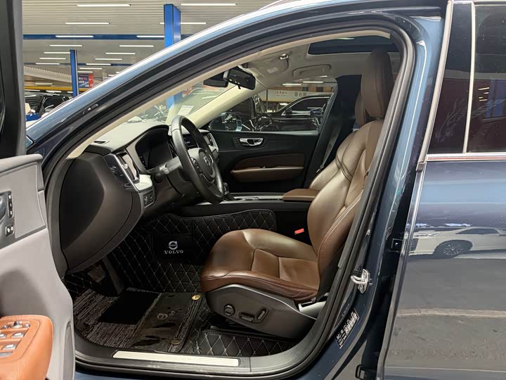 Volvo XC60 2020 T 5 4 WD — фото 5