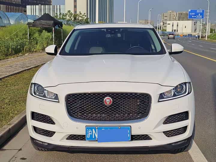Jaguar F-PACE 2018 2.0 T 4 WD — фото 1