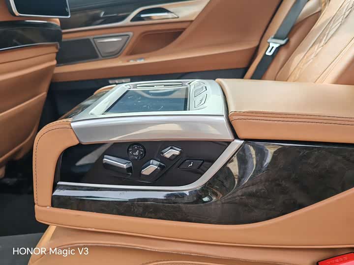 BMW 7-Series 2016 730 Li Luxury — фото 18