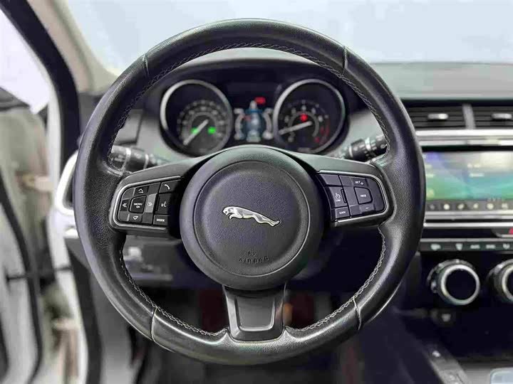 Jaguar E-PACE 2018 P 250 S VI — фото 12