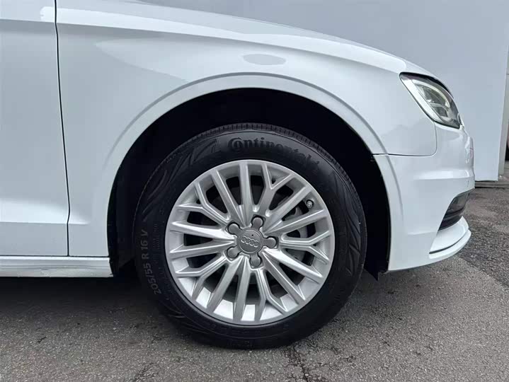 Audi A3 2015 Limousine 35 TFSI — фото 14