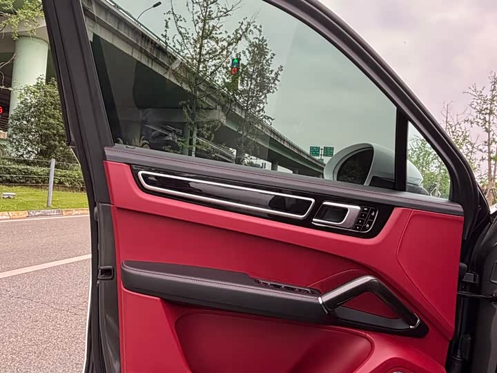 Porsche Cayenne 2019 Cayenne 3.0 T — фото 4