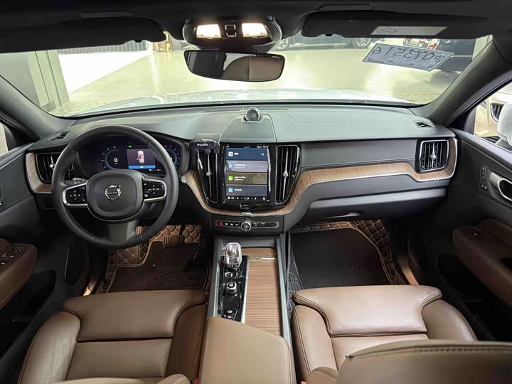 Volvo XC60 2024 B 5 4 WD — фото 11