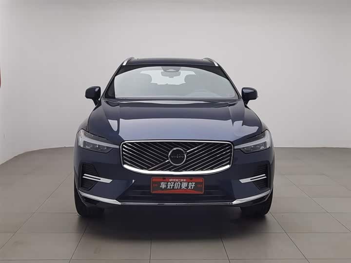 Volvo XC60 2026 B 5 4 WD — фото 3