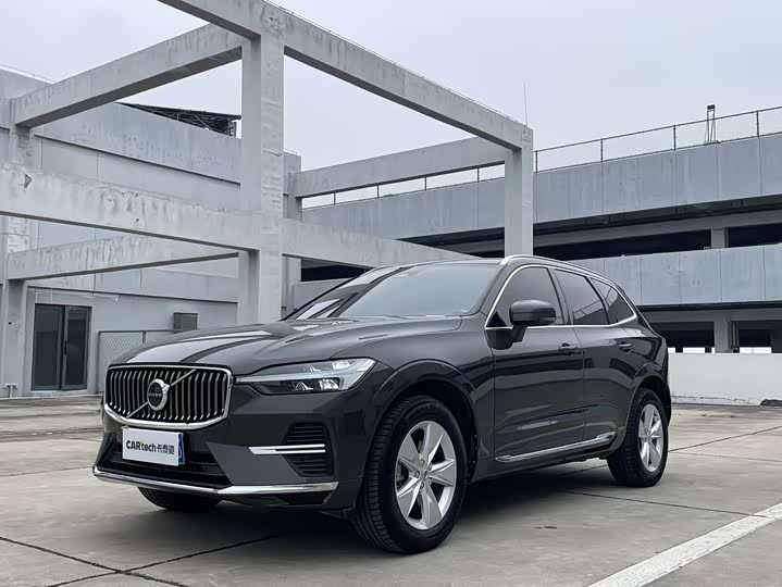 Volvo XC60 2022 B 5 4 WD — фото 1