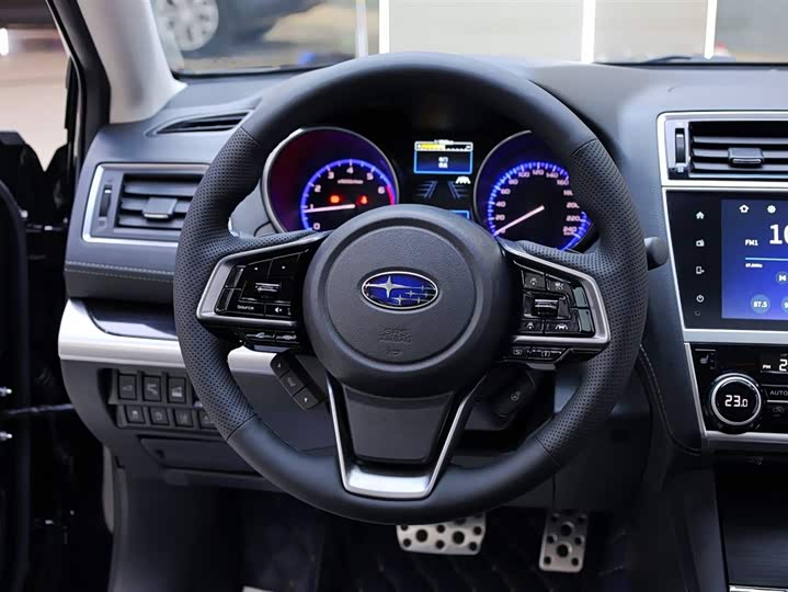 Subaru Outback — фото 24