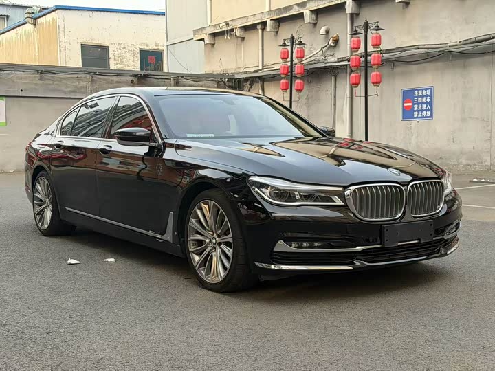 BMW 7 Series 740Li продвинутая — фото 3