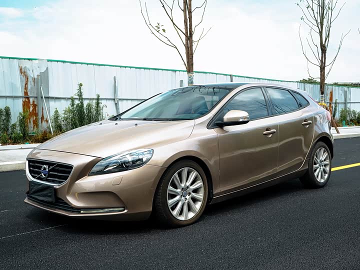 Volvo V40 2015 1.6 T — фото 1