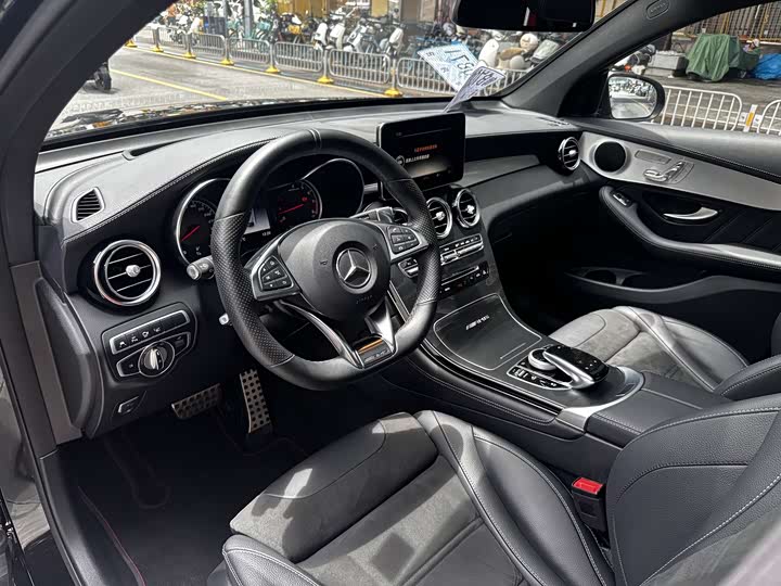 Mercedes-Benz GLC 2018 AMG GLC 63 4 MATIC+ SUV — фото 4