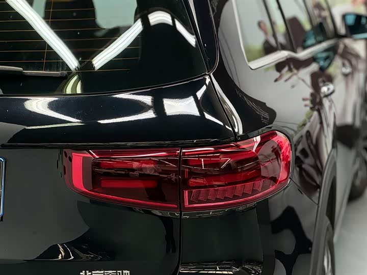 Mercedes-Benz GLB 2024 GLB 220 — фото 5