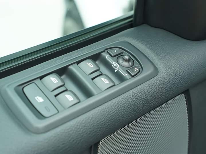 Land Rover Discovery — фото 11