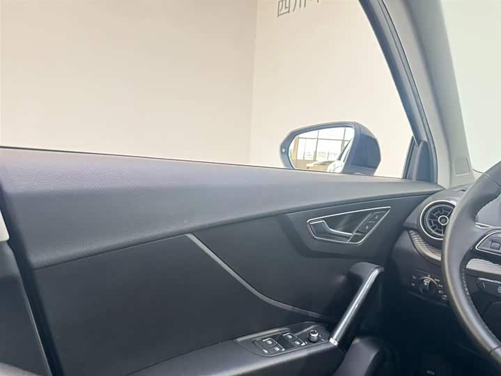 Audi Q2L 2021 35 TFSI — фото 14