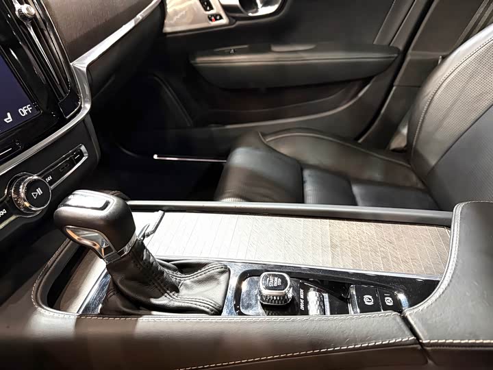 Volvo V90 2017 Cross Country T 5 AWD — фото 27
