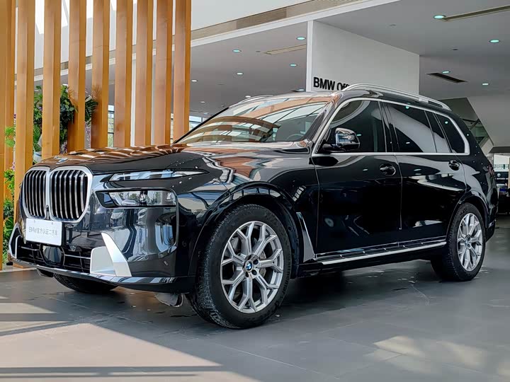 BMW X7 2024 x Drive 40i Leading — фото 1