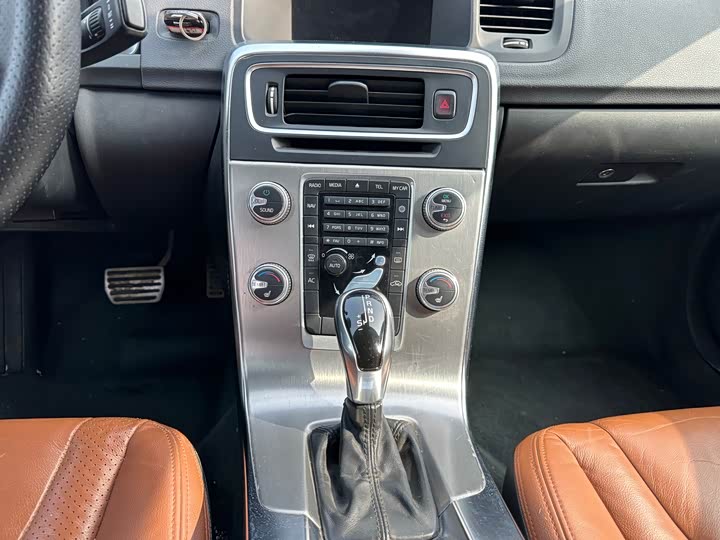 Volvo S60 2015 S 60 L 2.0 T — фото 8