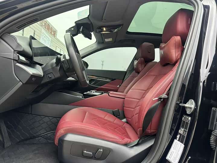 BMW 5-Series 2024 530 Li Leading M — фото 13