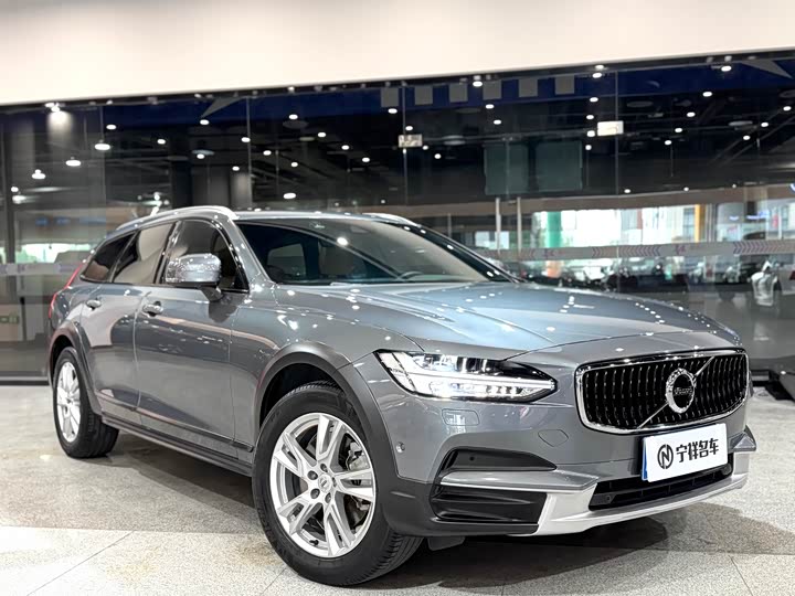 Volvo V90 2017 Cross Country T 5 AWD — фото 3