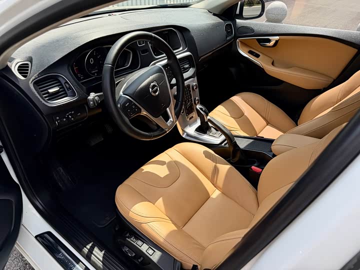 Volvo V40 2017 T 3 — фото 7