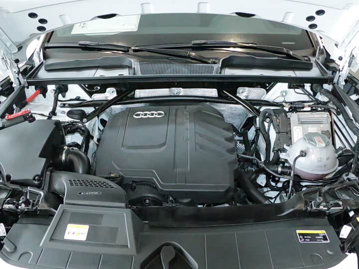 Audi Q5L 40 TFSI люкс-динамик — фото 9