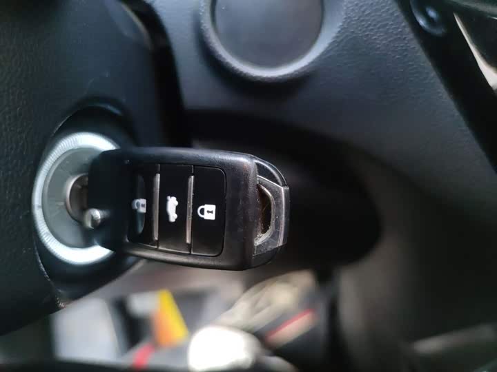 Changan CS15 2016 1.5 L MT — фото 11