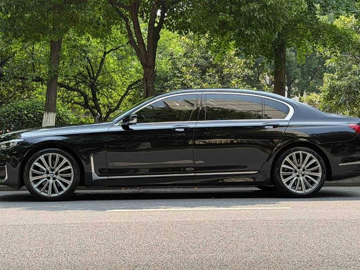 BMW 7 Series — фото 6