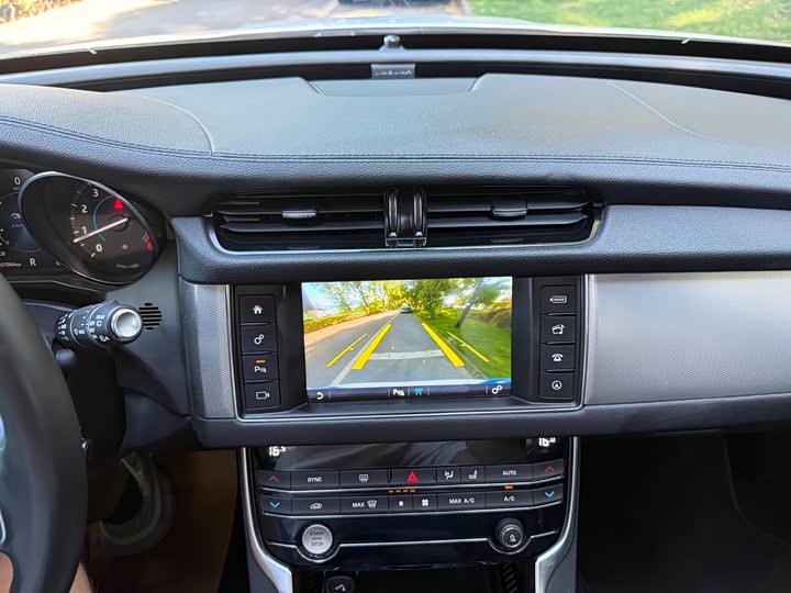 Jaguar XF 2018 XF Sportbrake 2.0 T 250 PS 2 WD — фото 28