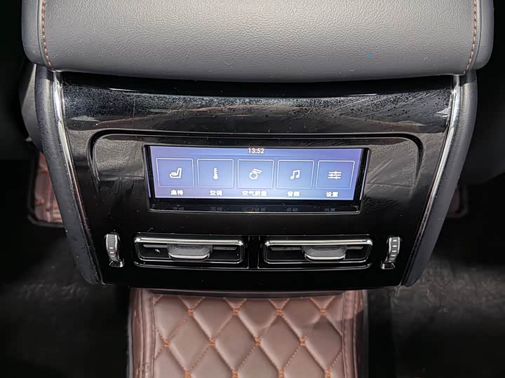 Lincoln Aviator — фото 16