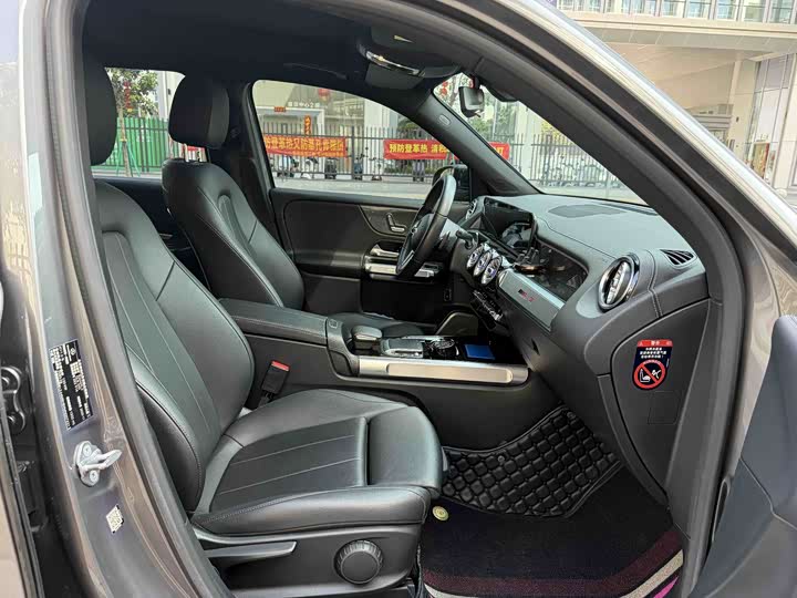 Mercedes-Benz GLB 2021 GLB 200 — фото 9