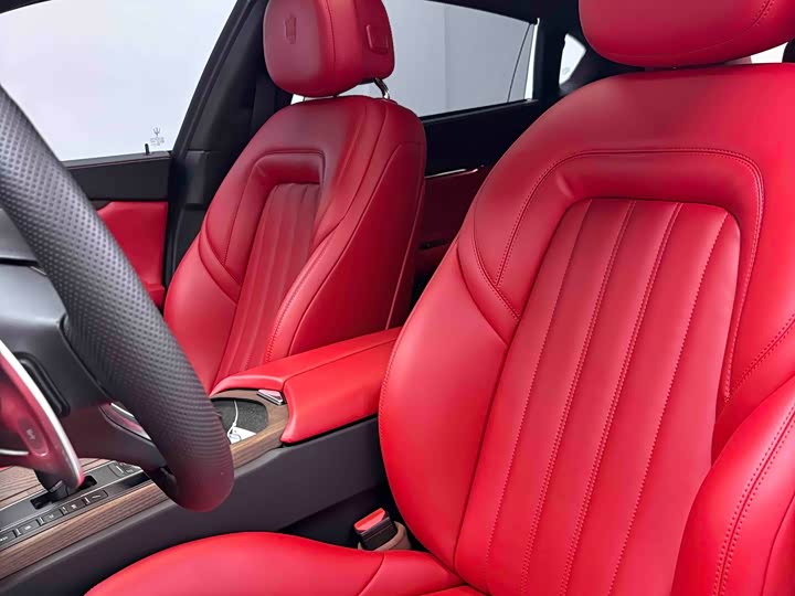 Maserati Quattroporte — фото 9