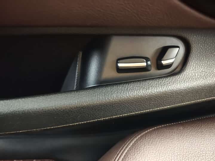 BMW 3-Series 2018 320 Li Leading — фото 15
