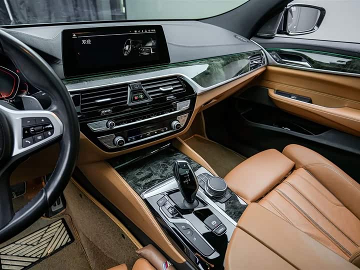 BMW 6-Series 2020 630i M — фото 14