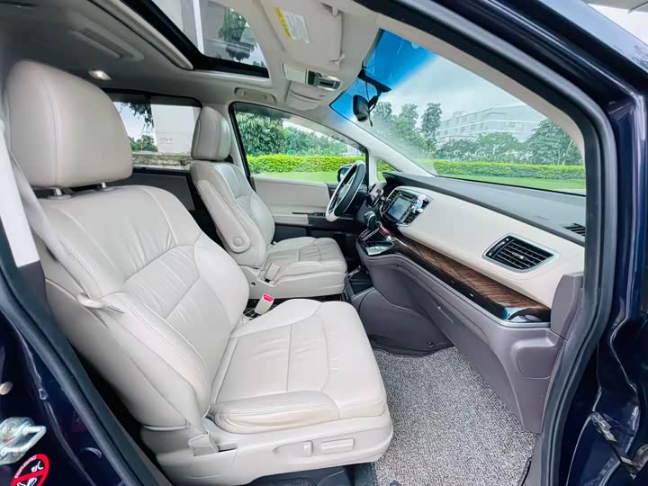 Honda Odyssey — фото 10