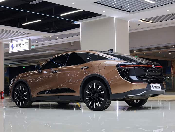 Toyota Sport 2023 2.4 T Sport Cross HEV 4 WD — фото 4