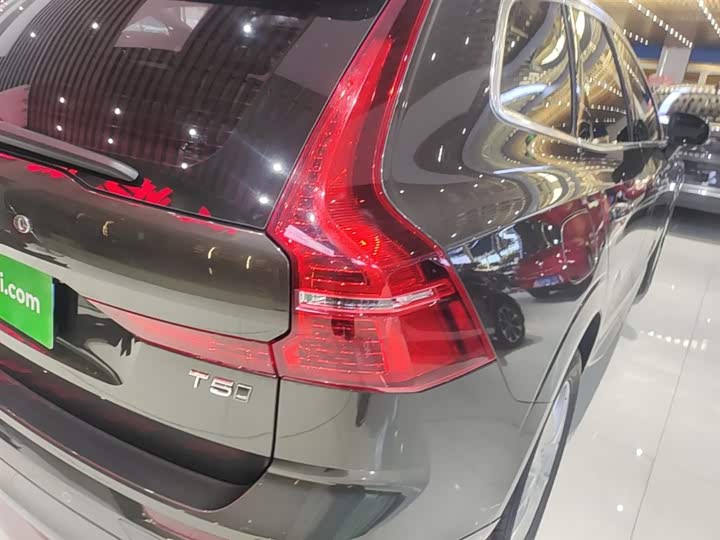 Volvo XC60 2019 T 5 4 WD VI — фото 8