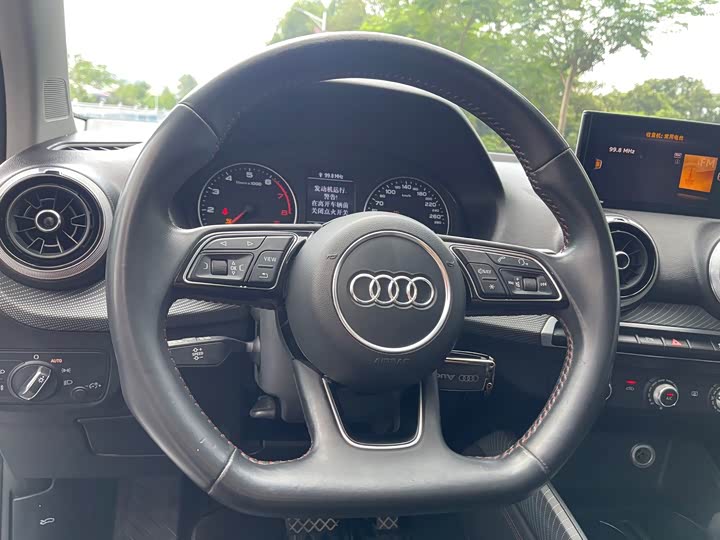 Audi Q2L 2022 35 TFSI — фото 19