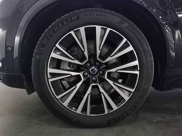 Volvo XC90 Hybrid 2024 T 8 7 — фото 17
