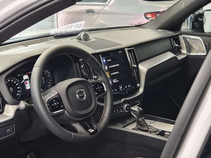 Volvo XC60 2020 T 5 4 WD — фото 8