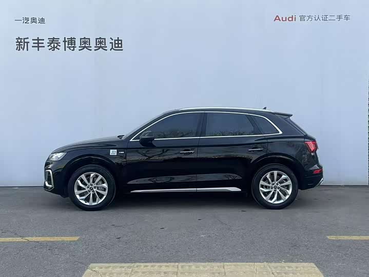 Audi Q5L 2022 40 T — фото 3