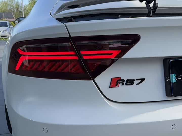 Audi RS7 2016 RS 7 4.0 T Sportback performance — фото 11