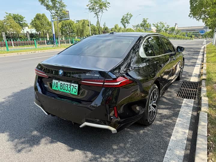 BMW i 5 2024 e Drive 35 L M — фото 4