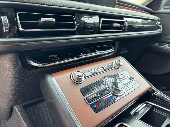 Lincoln Aviator — фото 10