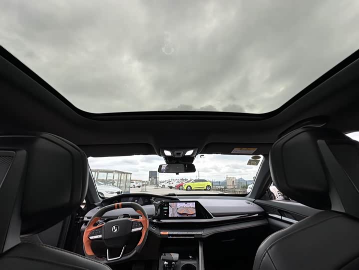Changan UNI-V 2022 1.5 T Premium — фото 13