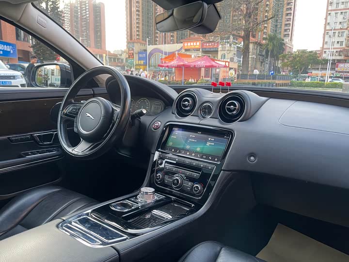 Jaguar XJ 2018 XJL 3.0 SC 2 WD — фото 14