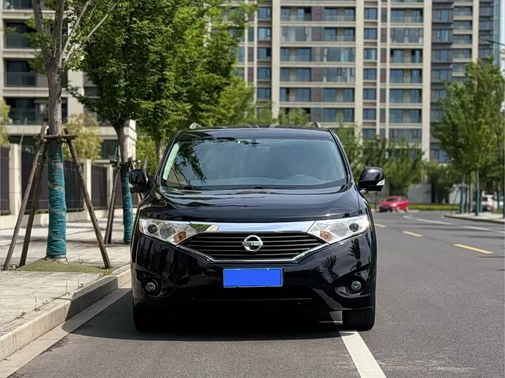 Nissan Quest — фото 2