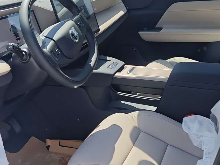 Volvo XC70 Hybrid 2026 4 WD Core — фото 4