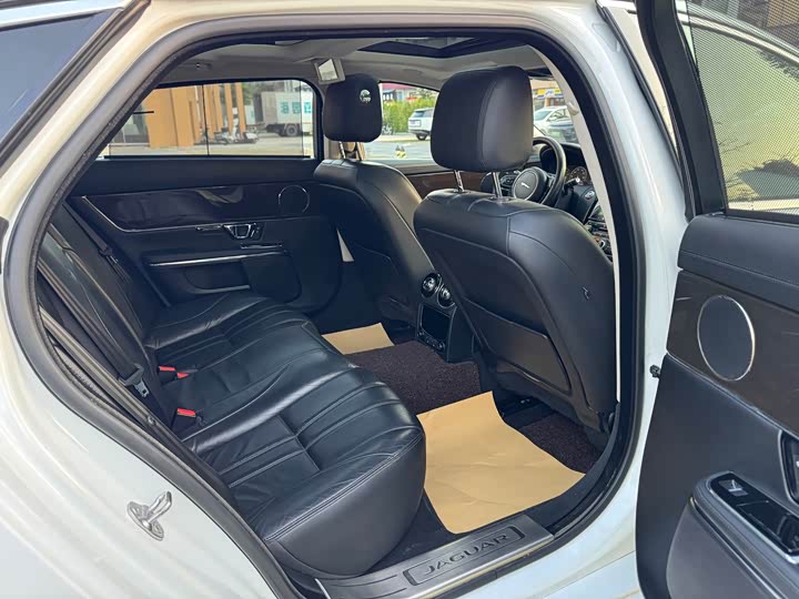 Jaguar XJ 2018 XJL 3.0 SC 2 WD — фото 14