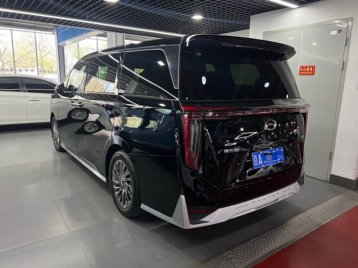 Trumpchi M8 2023 400 T — фото 2