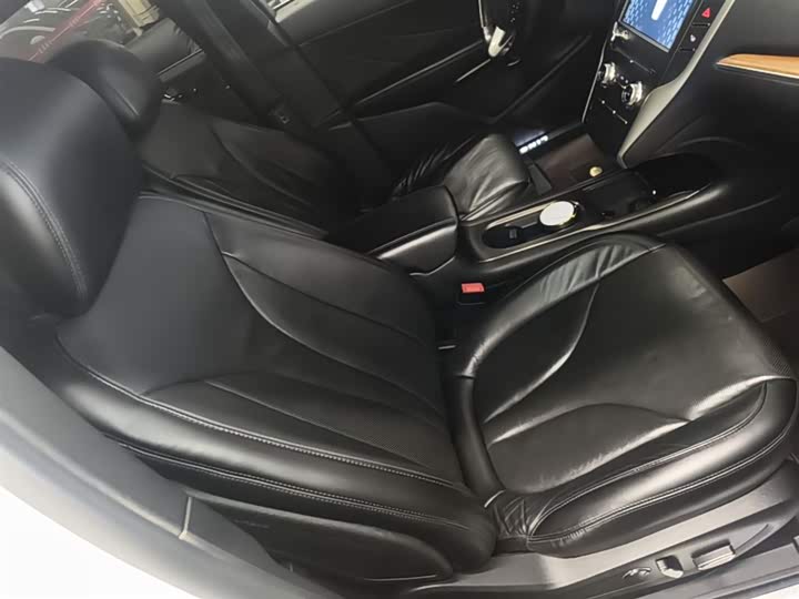 Lincoln MKC 2018 2.0 T 4 WD — фото 25